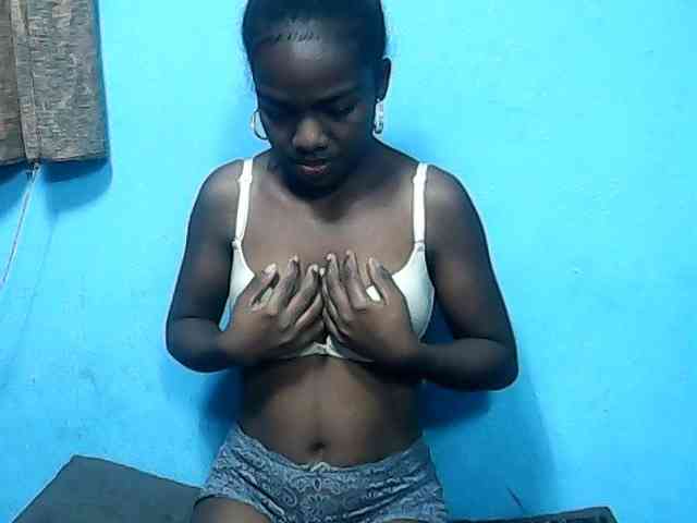 CutNatacha webcam