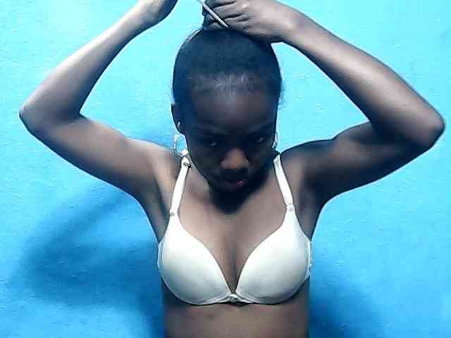 CutNatacha webcam