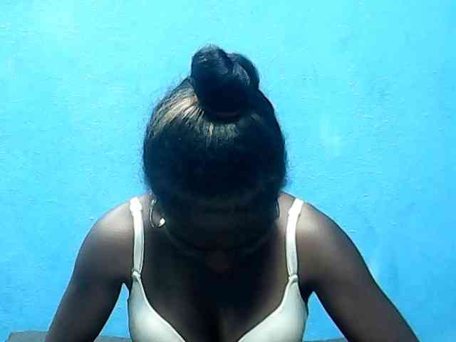 CutNatacha webcam
