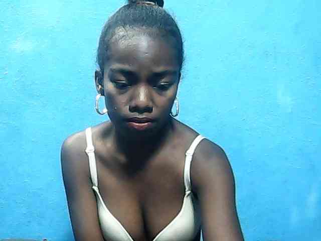 CutNatacha webcam