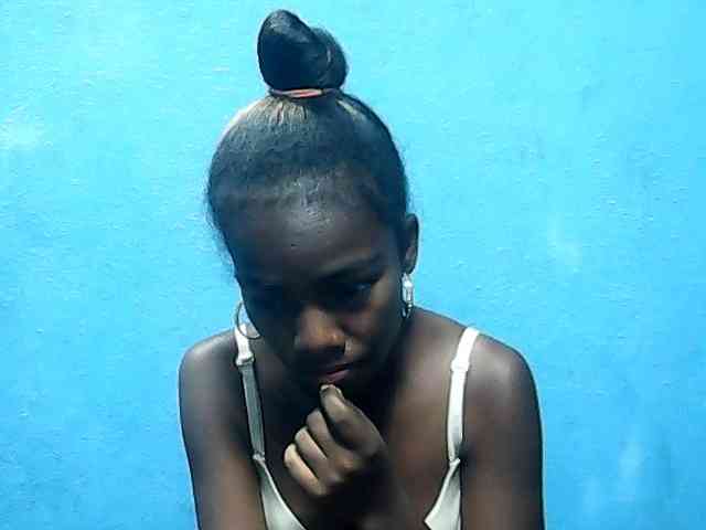CutNatacha webcam