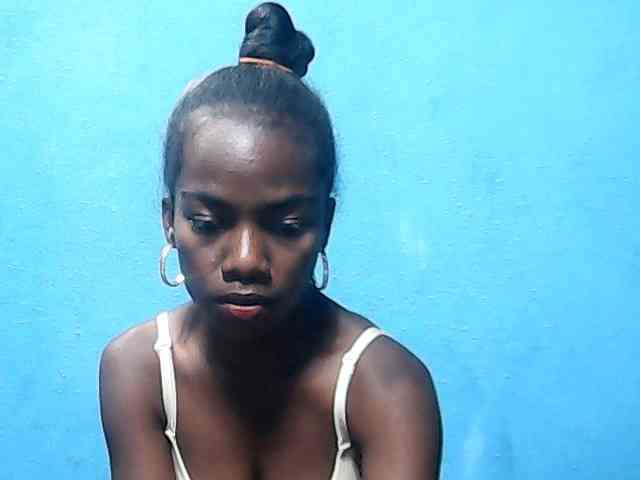 CutNatacha webcam