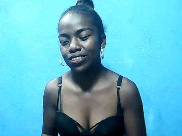 CutNatacha webcam