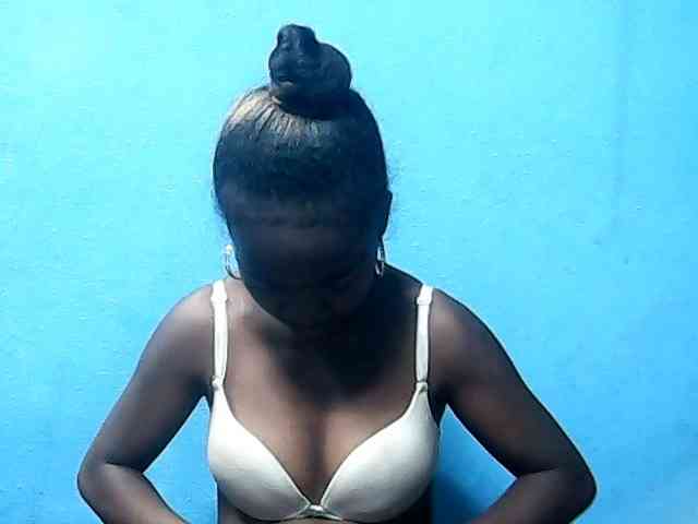 CutNatacha webcam