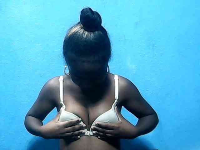 CutNatacha webcam