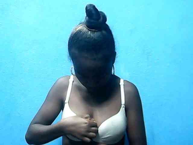 CutNatacha webcam