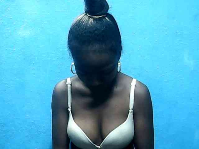 CutNatacha webcam