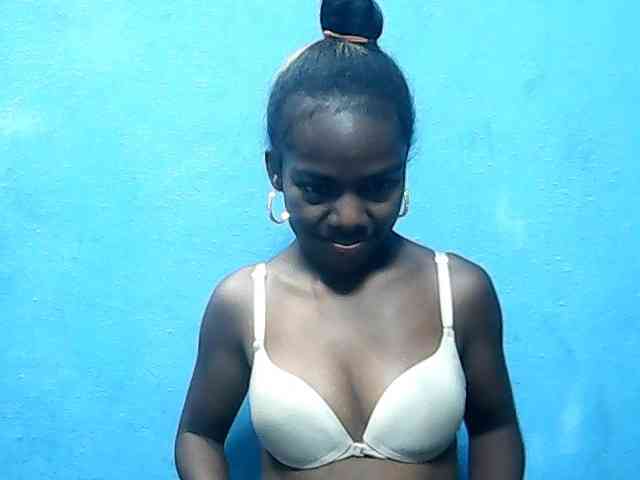 CutNatacha webcam