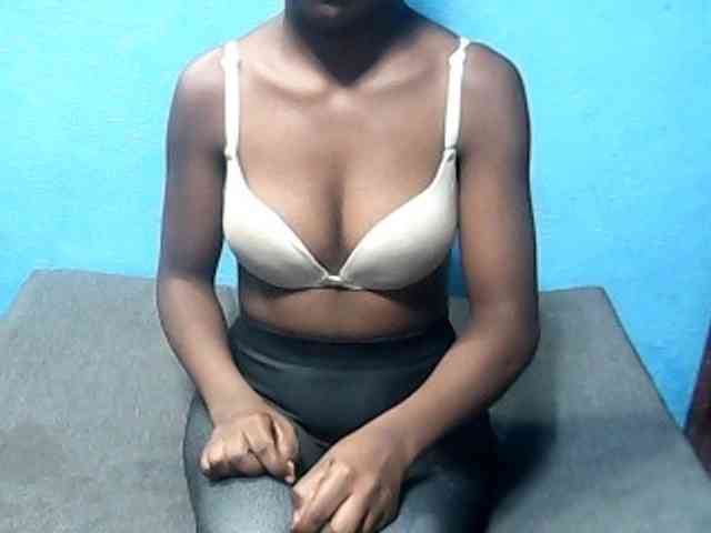 CutNatacha webcam