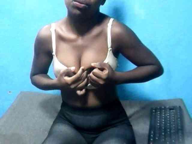 CutNatacha webcam