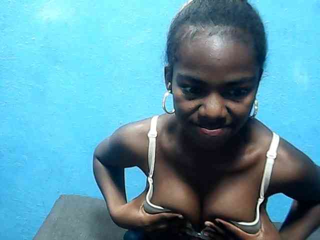 CutNatacha webcam