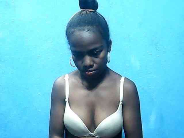 CutNatacha webcam