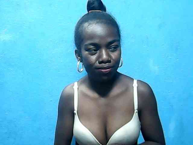 CutNatacha webcam