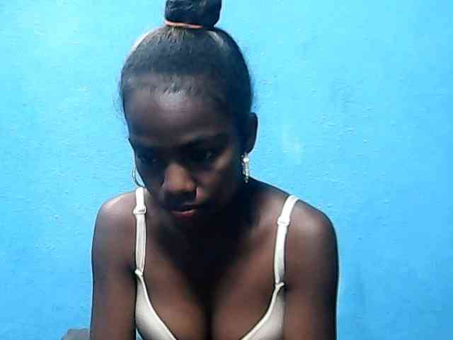 CutNatacha webcam