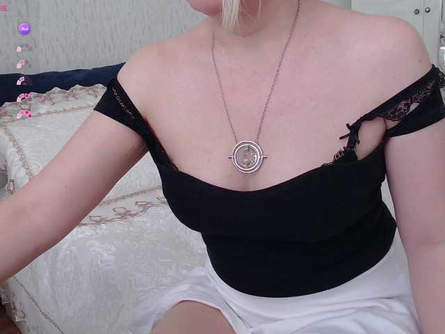 RiraRita's BongaCams show and profile