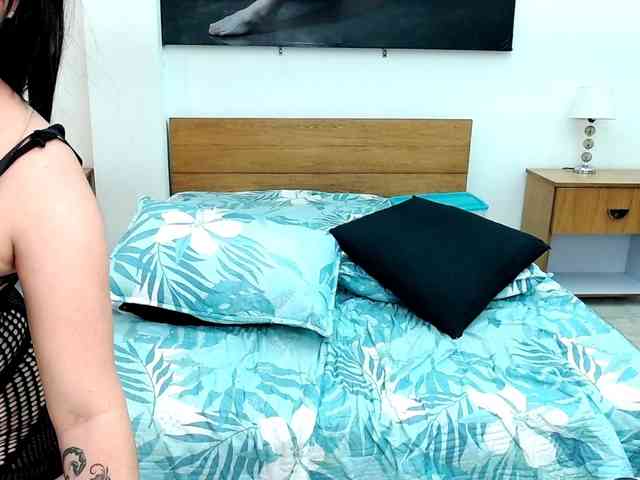 LunaAndMalory webcam