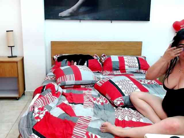 LunaAndMalory webcam
