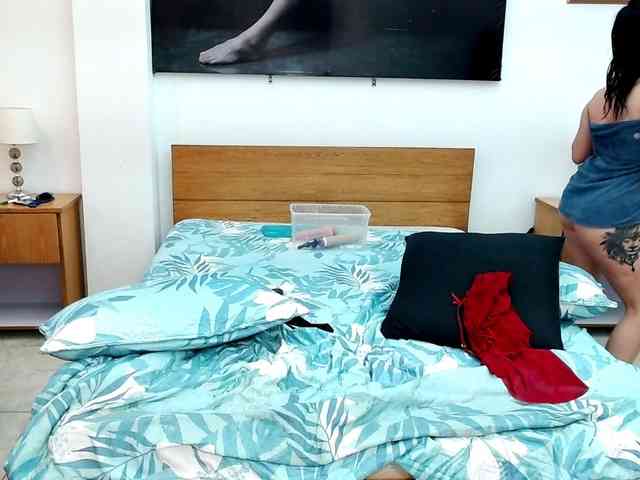 LunaAndMalory webcam