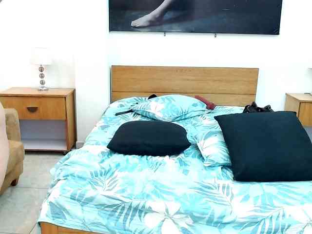 LunaAndMalory webcam