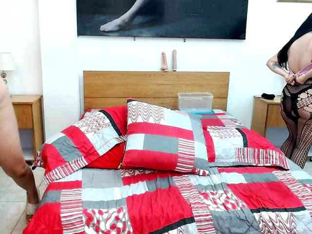 LunaAndMalory webcam