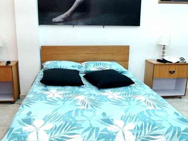 LunaAndMalory webcam