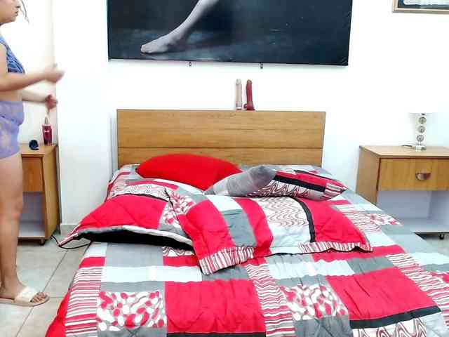 LunaAndMalory webcam