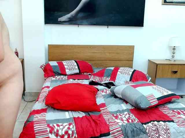 LunaAndMalory webcam