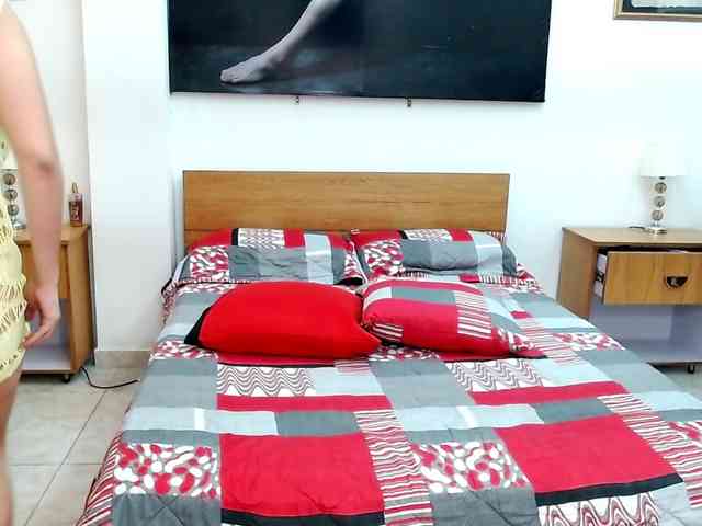 LunaAndMalory webcam