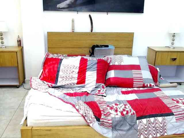 LunaAndMalory webcam