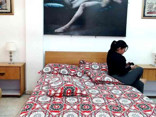 LunaAndMalory webcam