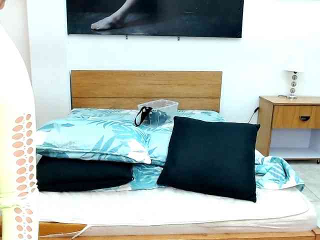 LunaAndMalory webcam