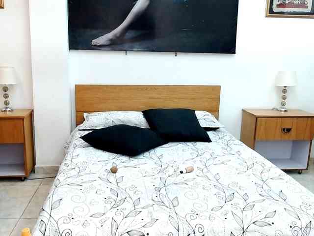 LunaAndMalory webcam