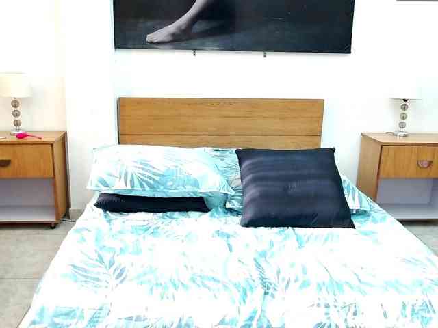 LunaAndMalory webcam