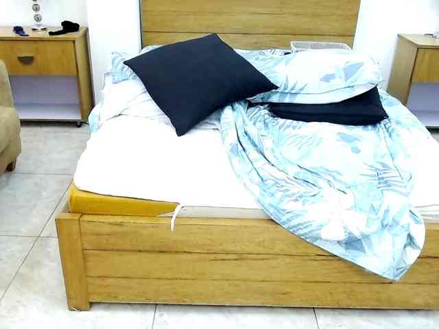 LunaAndMalory webcam