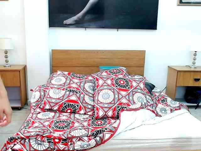 LunaAndMalory webcam