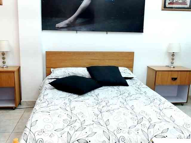 LunaAndMalory webcam