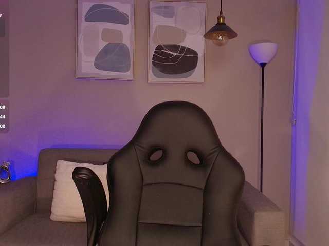  MirandaShaw chat room