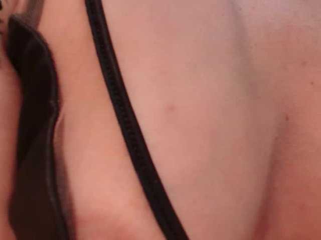 MirandaShaw's BongaCams show and profile