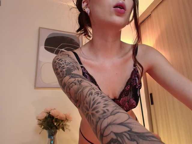 MirandaShaw's BongaCams show and profile