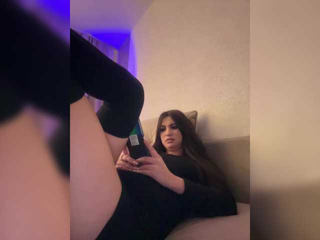 Alliina-leee's BongaCams show and profile