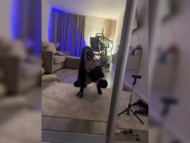 Alliina-leee's BongaCams show and profile