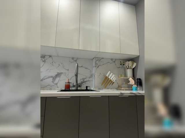 Alliina-leee's BongaCams show and profile