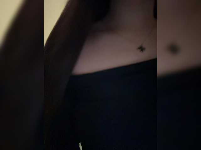 Alliina-leee's BongaCams show and profile