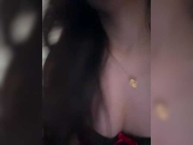 Alliina-leee's BongaCams show and profile