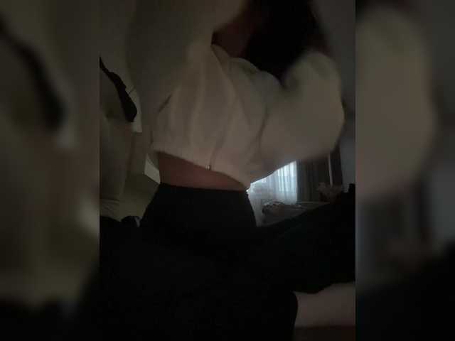 Alliina-leee's BongaCams show and profile