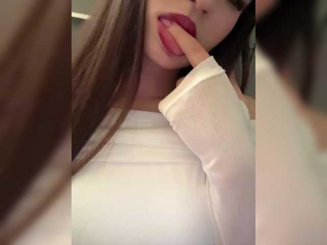 Alliina-leee Live Webcam on BongaCams