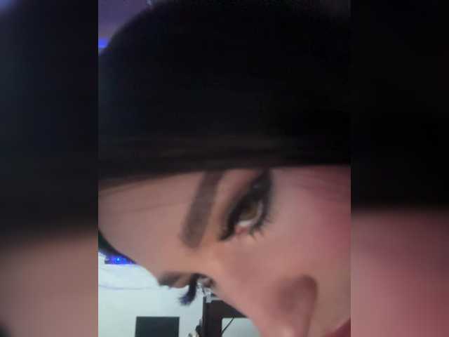 Alliina-leee's BongaCams show and profile