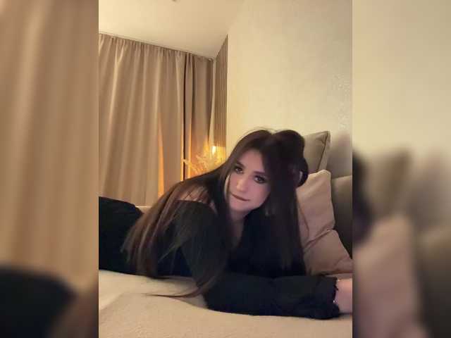 Alliina-leee's BongaCams show and profile