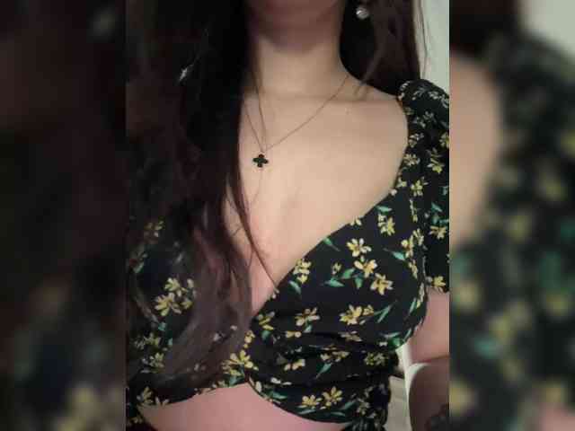 live sex cam free Alliina-leee