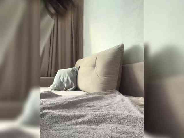 Alliina-leee Live Webcam on {site_name}